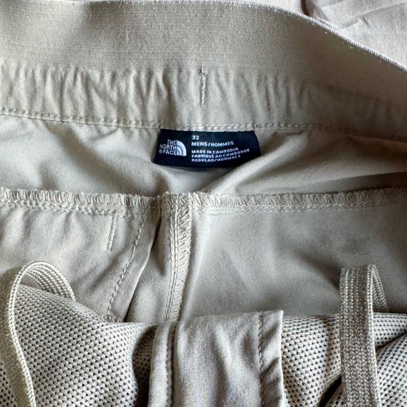The North Face Men’s Shorts Sz. 32 - Picture 3 of 4
